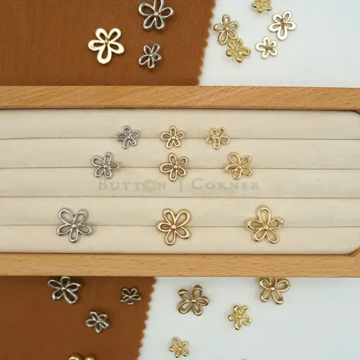 Daisy Flower-Shape Hollow Metal Button