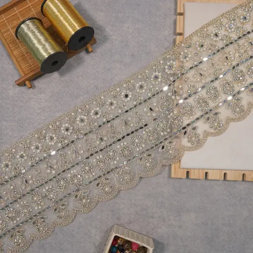 [FANL1691 GOLD] Metallic Yarn Lace In Crystal Pearl & Mirror