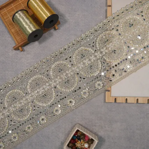 [FANL1693 GOLD] Metallic Yarn Lace In Crystal Pearl & Mirror