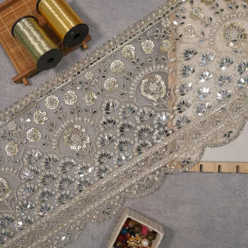 [FANL1694 GOLD] Metallic Yarn Lace In Crystal Pearl & Mirror