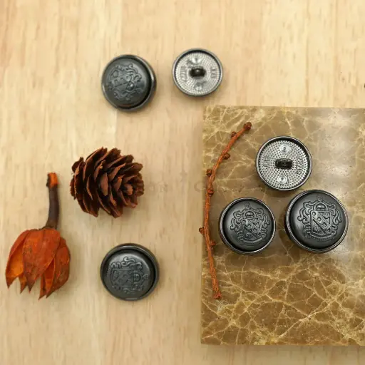 Nontoxic Gun Black-Plated Crown Shield Two-Part Metal Suiting Button
