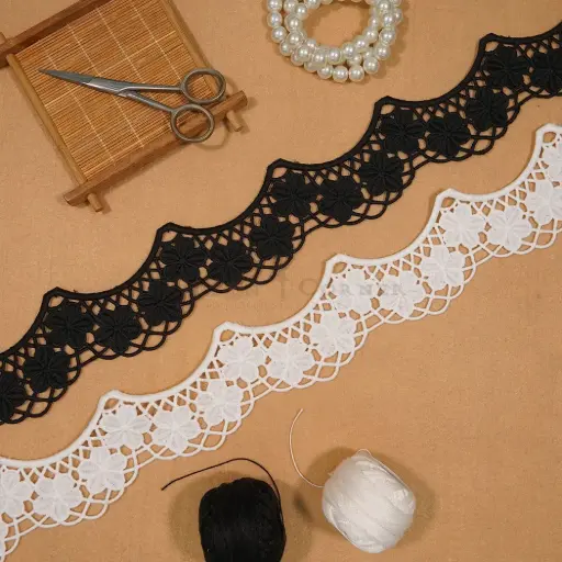 Scallup Shuttle Lace