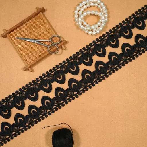 One Side Border Shuttle Lace