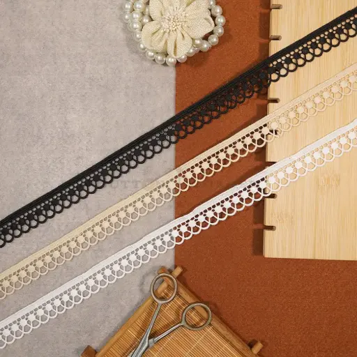 One Side Border Shuttle Lace