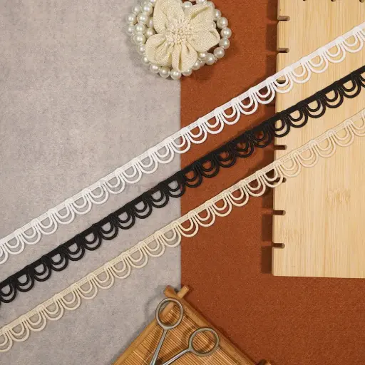 One Side Border Shuttle Lace