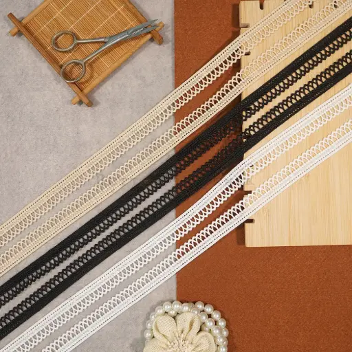 One Side Border Shuttle Lace