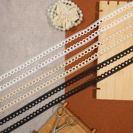 One Side Border Shuttle Lace