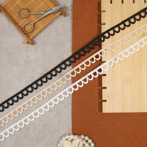 One Side Border Shuttle Lace