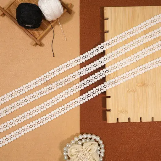 [MYB945 WHITE] Chain Design Shuttle Lace