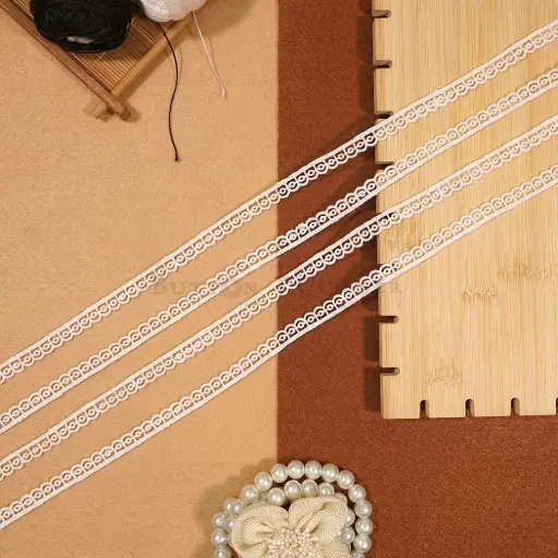 [MYB948 WHITE] One Side Border Shuttle Lace