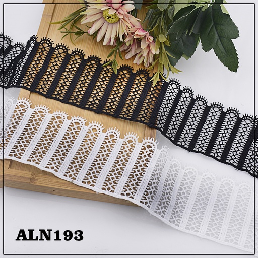 One Side Border Shuttle Lace