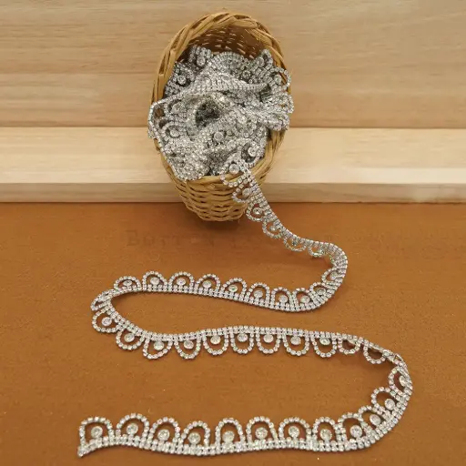 [MKB-288 CRYSTAL WHT] Crystals, Rhinestones, Scallop Design Chain