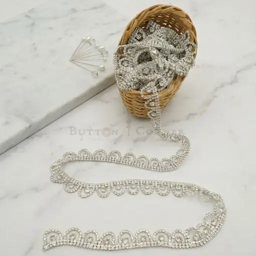 [MKB-288 CRYSTAL WHT] Crystals, Rhinestones, Scallop Design Chain