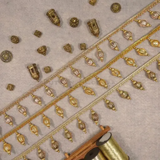 Modern Design Gota Ball Hanging Lace