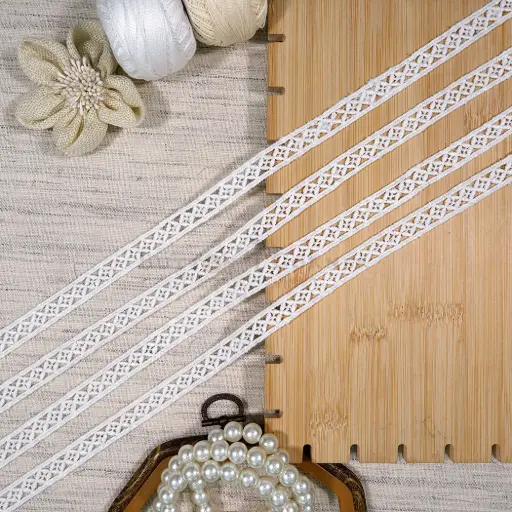 [2261/18022 WHITE] Double Side Border Shuttle Lace