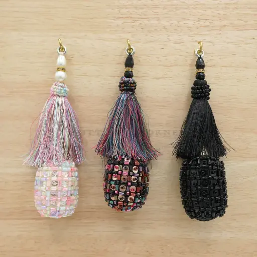 Dolki Shape Embroidery Thread, Glass Beads Tassel