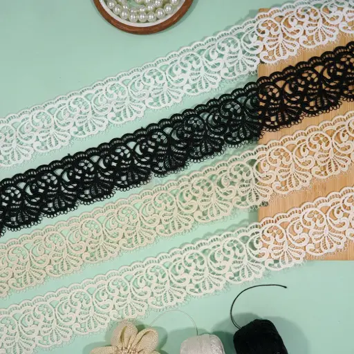 One Side Border Shuttle Lace
