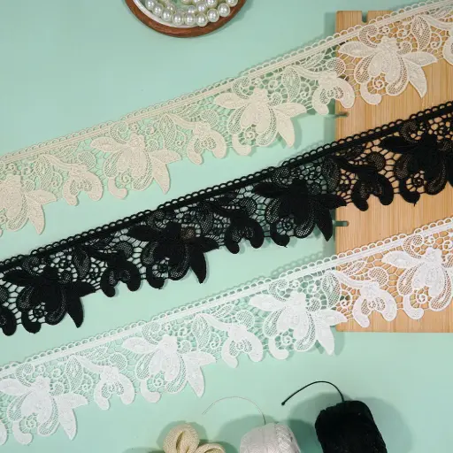 One Side Border Shuttle Lace