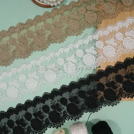 One Side Border Shuttle, Net Lace