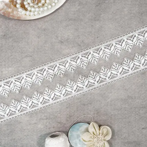 [15644-4 WHITE] One Side Border Shuttle Sequence Lace