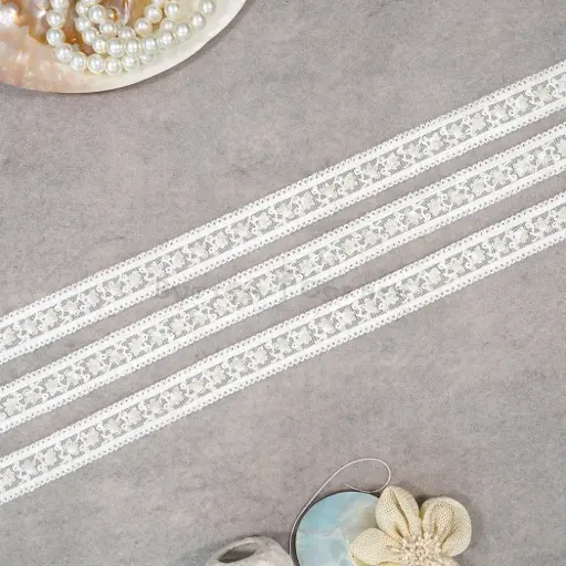 [NL226 WHITE] One Side Border Net Lace With Pearl