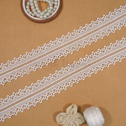 [86043-5 WHITE] Double Side Border Shuttle Lace