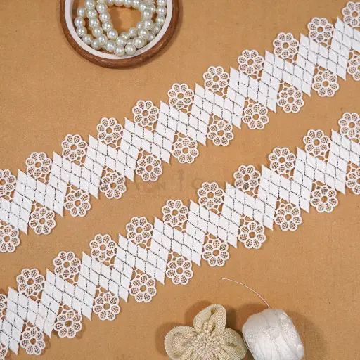 [AL2081 WHITE] Flower Design Shuttle Lace