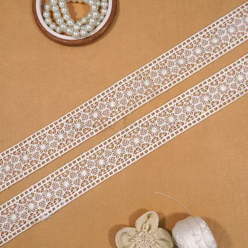 [83164-4 WHITE] Double Side Border Shuttle Lace