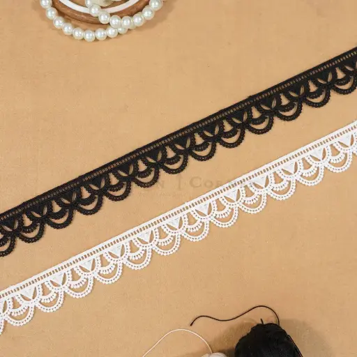 One Side Border Shuttle Lace