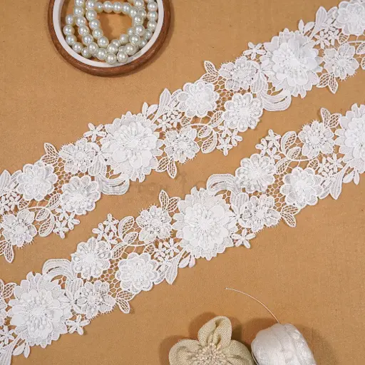 [AL2082 WHITE] Flower Design Shuttle Lace