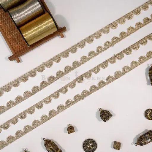 [FANL1769 GOLD] Metallic Yarn Scallup Lace