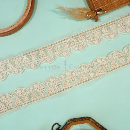 [EML469/3369 OFF WHT GOLD] Embroidery Thread, Sequence, Scallop Net Lace