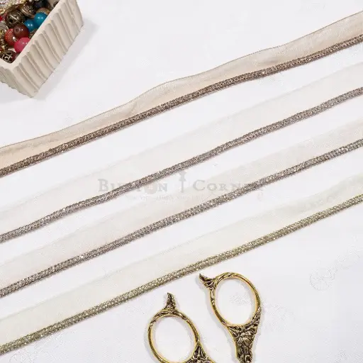 Round Crystals Strap Edge Lace