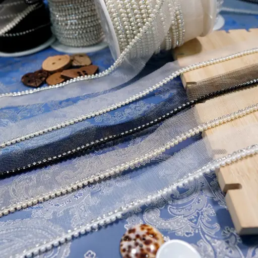 Exclusive Shiny Crystals, Pearl Edge Lace