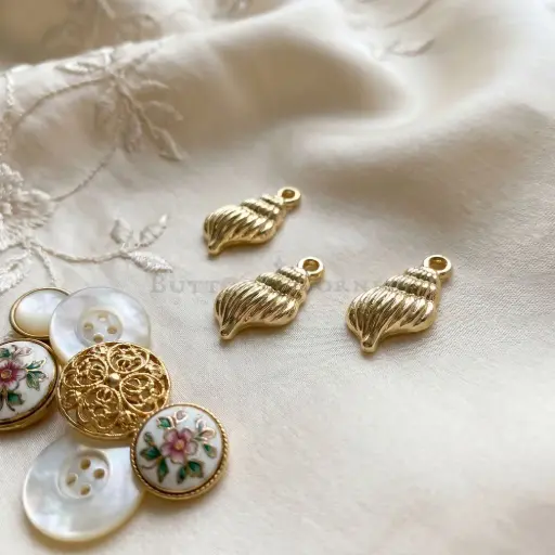 [G1103 GOLD] Ocean Sea Snail Pendant