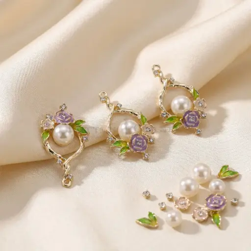 [G606] Wreath Branch Enchanted Bloom Pearl Pendant