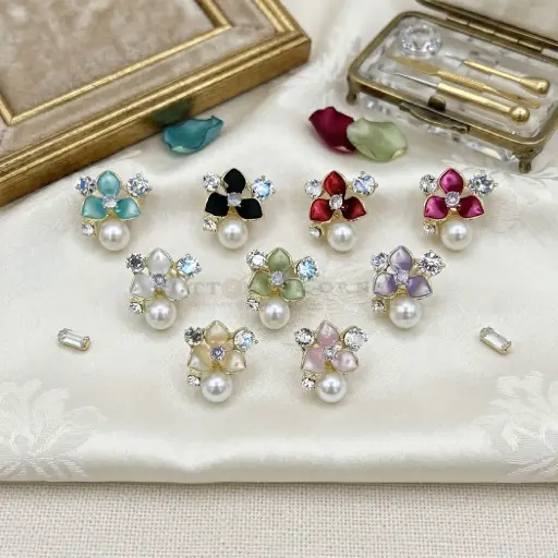 Fancy Pearl & Rhinestone Flower Pendant 