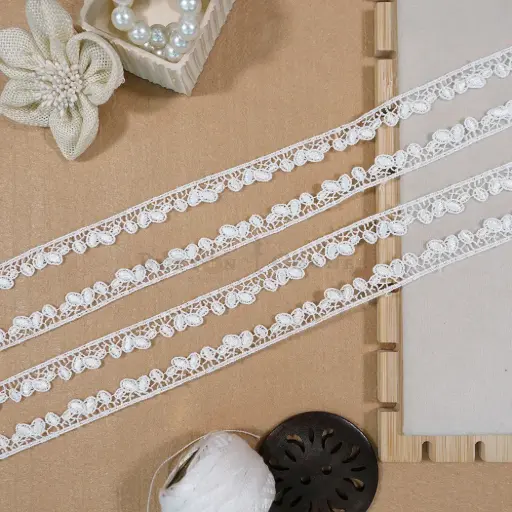 One Side Border Shuttle Lace