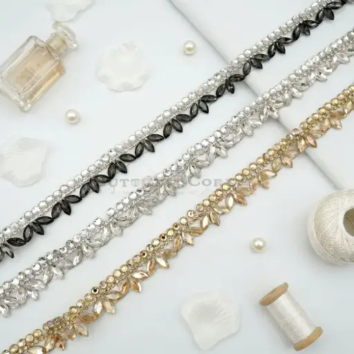 Stick-On Fancy Kundan Lace