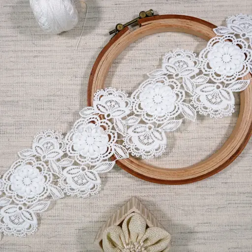 [SHTL355 WHITE] Floral Design Shuttle Lace