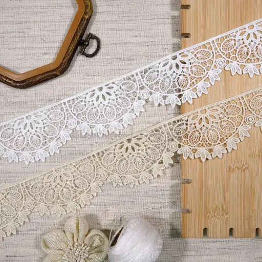 One Side Border Shuttle Lace