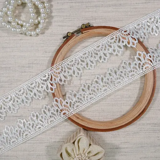 [SHTL366 WHITE] One Side Border Sequence Shuttle Lace