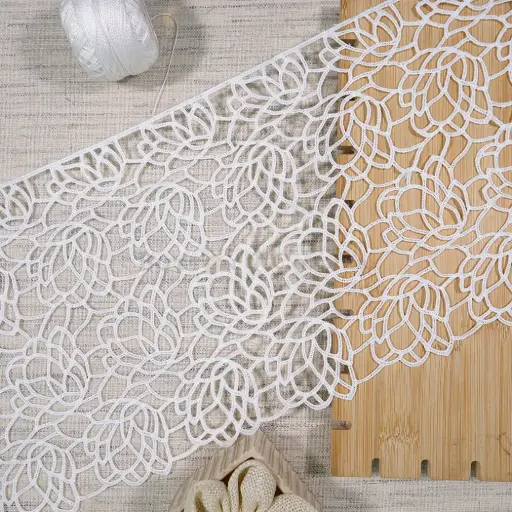 [SHTL369 WHITE] Hollow Carved Floral Pattern Shuttle Lace