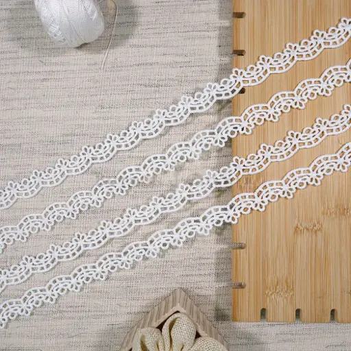 [SHTL370 WHITE] Blosoom Design Shuttle Lace