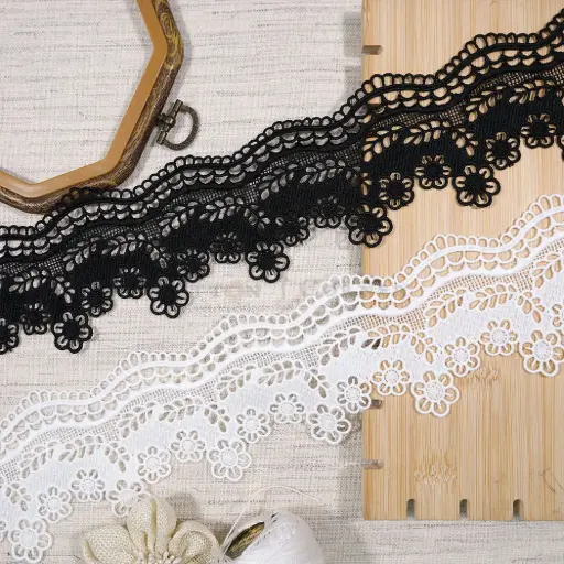 One Side Border Shuttle Lace