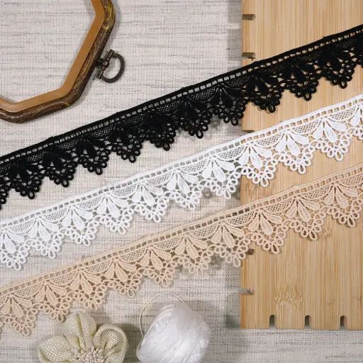 One Side Border Shuttle Lace