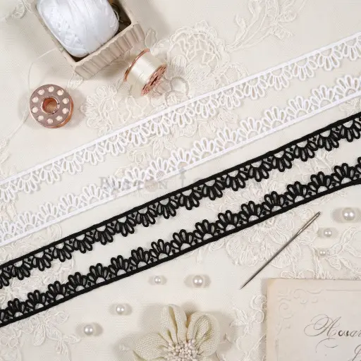 One Side Border Shuttle Lace
