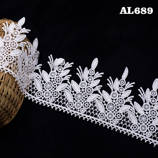 One Side Border Shuttle Lace