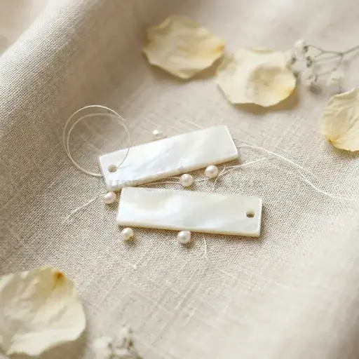 [RSR1SH] Rectangular Shape One-Side Hole River Shell Hanging Bar