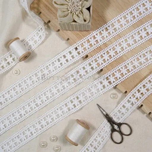 [SHTL391 WHITE] Double Side Border Shuttle Lace